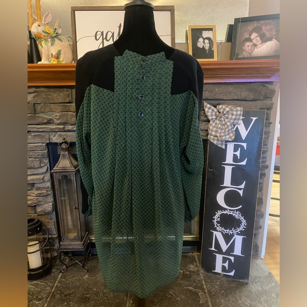 CAbi Get Together Sweater - Picture 4 of 11